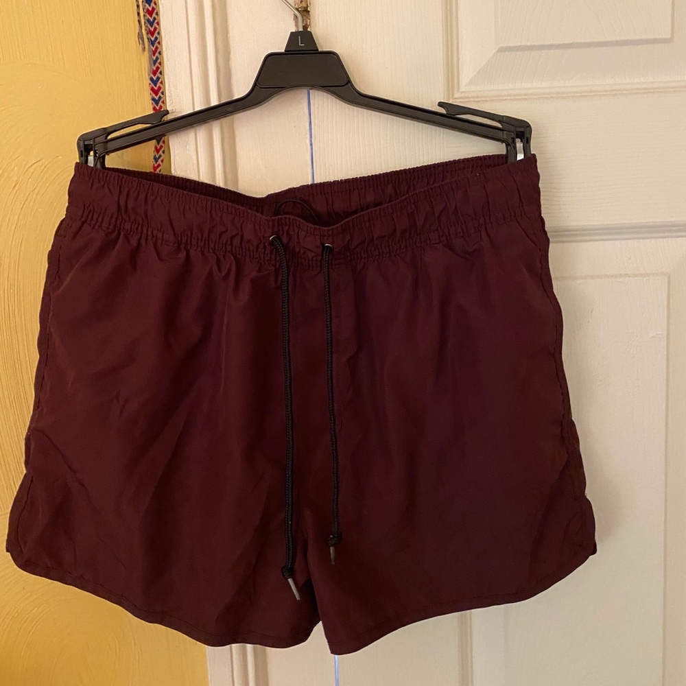H&M short swim trunks maroon medium